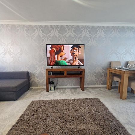 Апартаменти Stylish & Modern 2 Bed House With Free Parking Leeds Лідс Екстер'єр фото