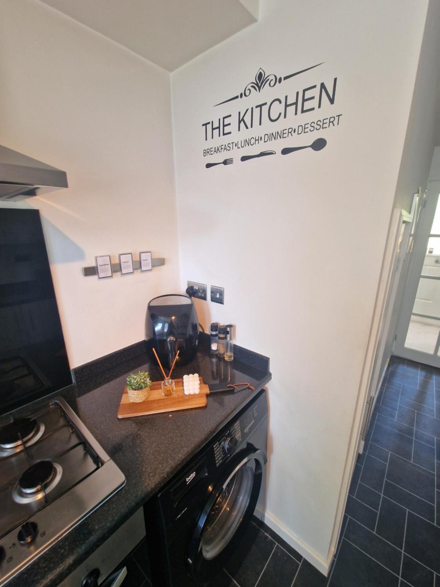 Апартаменти Stylish & Modern 2 Bed House With Free Parking Leeds Лідс Екстер'єр фото